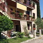 Guest house Ana 4*