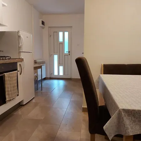 Guest house Ana 4*